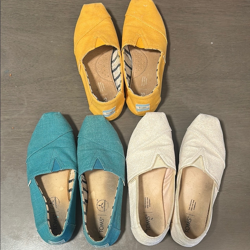 TOMS Slip-On Shoes in Yellow, Teal, and Cream size 9